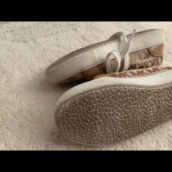 Michael Kors Logo Lace Up Sneakers Kids size 11 - Picture 7 of 8